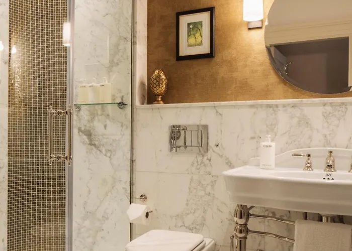 Townhouse On The 4* Dublin