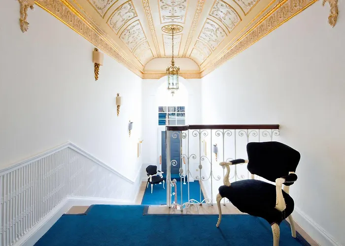 מלון Townhouse On The 4*