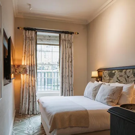 Townhouse On The 4*