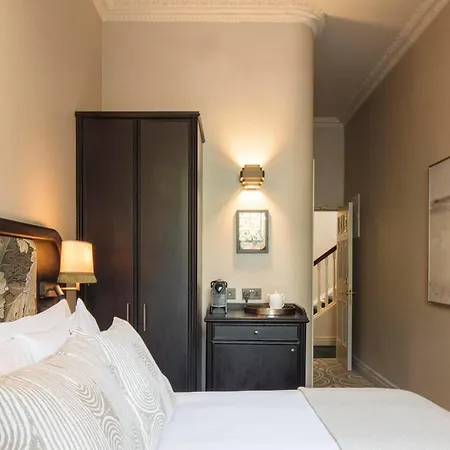 Townhouse On The 4*