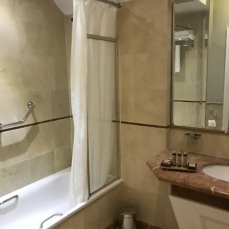 Townhouse On The 4*