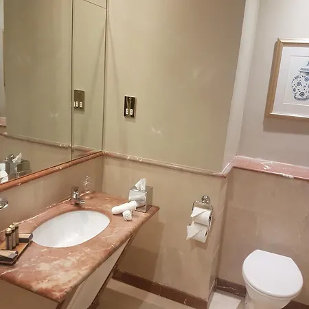 ホテル Townhouse On The