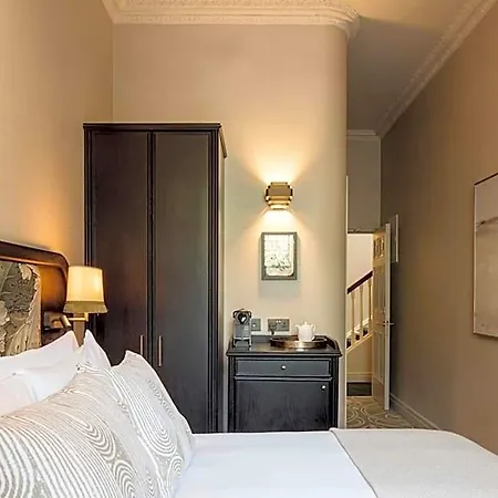 Townhouse On The Hotel 4*