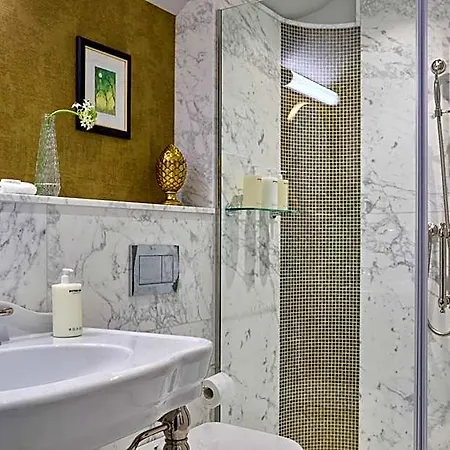 Townhouse On The Hotel