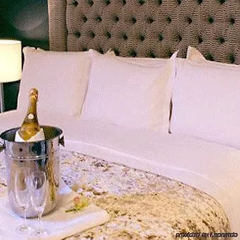 Townhouse On The 호텔 4*
