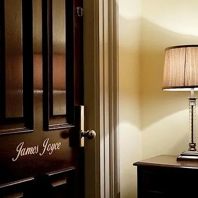 Townhouse On The 호텔 4*