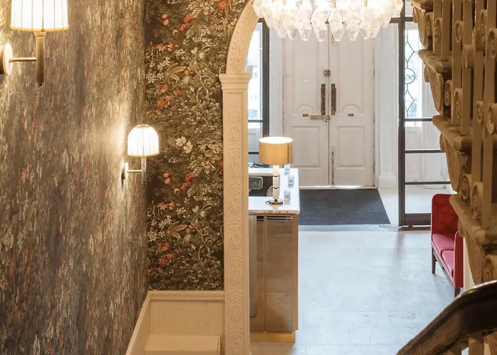 Townhouse On The Отель