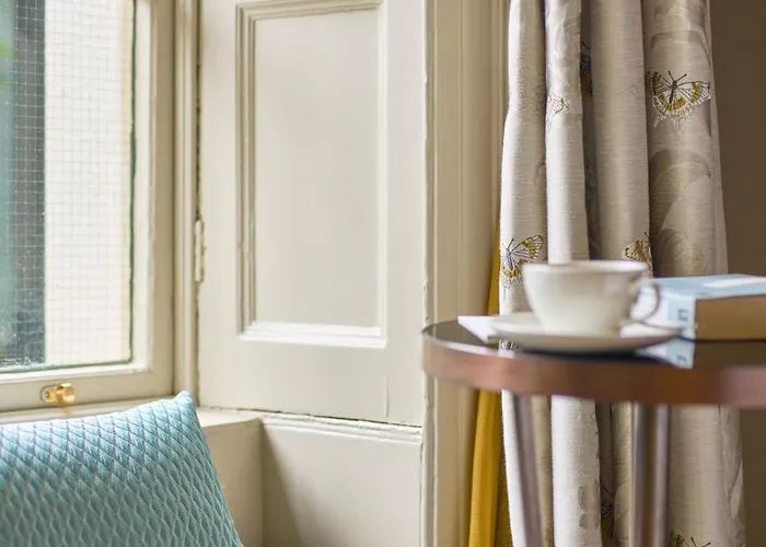 Townhouse On The 4* Dublin