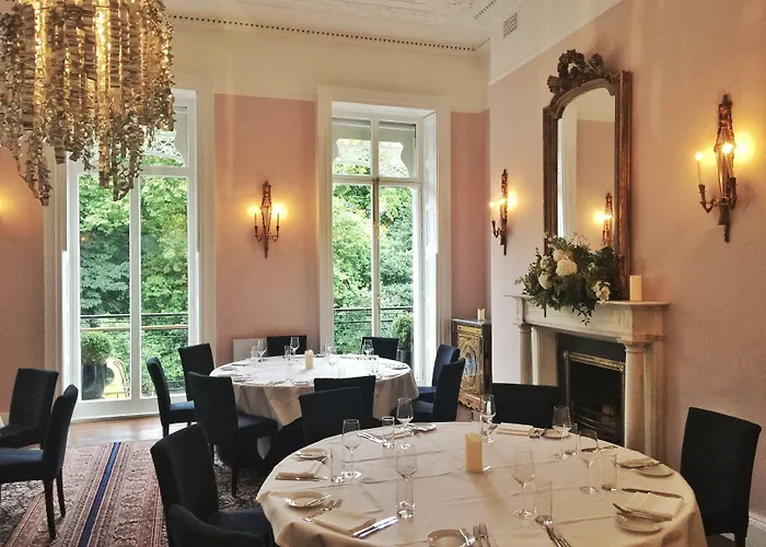 Townhouse On The 4* Dublin