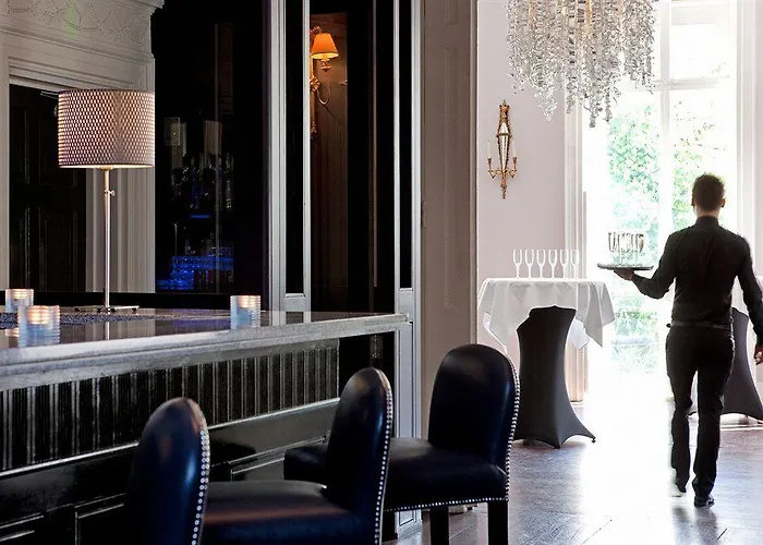 Townhouse On The 4* Dublin