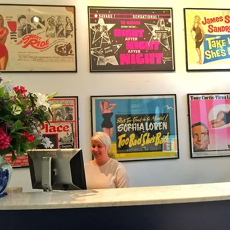 فندق Townhouse On The