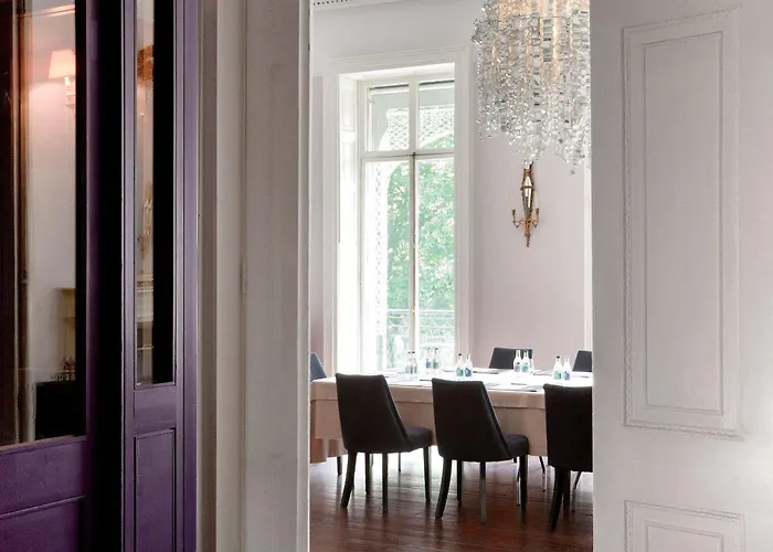 Townhouse On The 호텔 4*